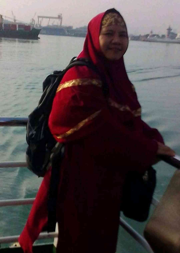 Kenangan menyeberang selat Madura naik kapal feri, dari Tanjung perak ke Kamal(dokpri)