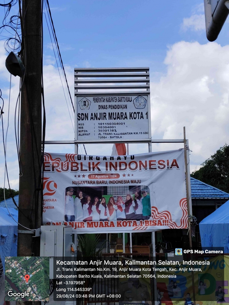 https://play.google.com/store/apps/details?id=com.gpsmapcamera.geotagginglocationonphoto