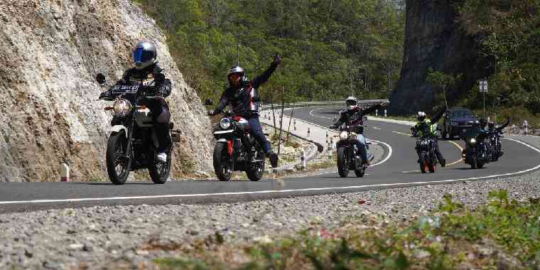 Jls Pacitan Foto Artikel : Touring Perdana Member Married Couple Motorbike Club di ...