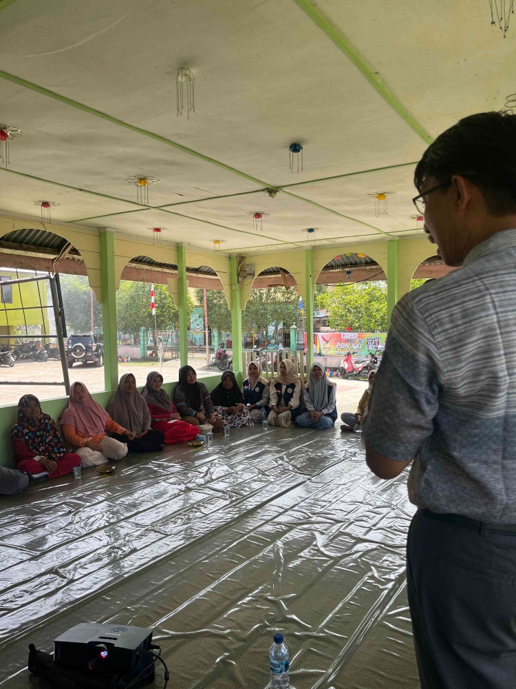 Pemaparan Materi Oleh Penggerak Swadaya Masyarakat Ahli Muda Pihak DP3AKB Aceh Barat
