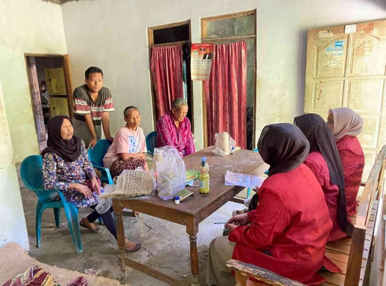 Dokumentasi Media PPK Ormawa HIMFA UMY door to door pada 23 Juli 2024