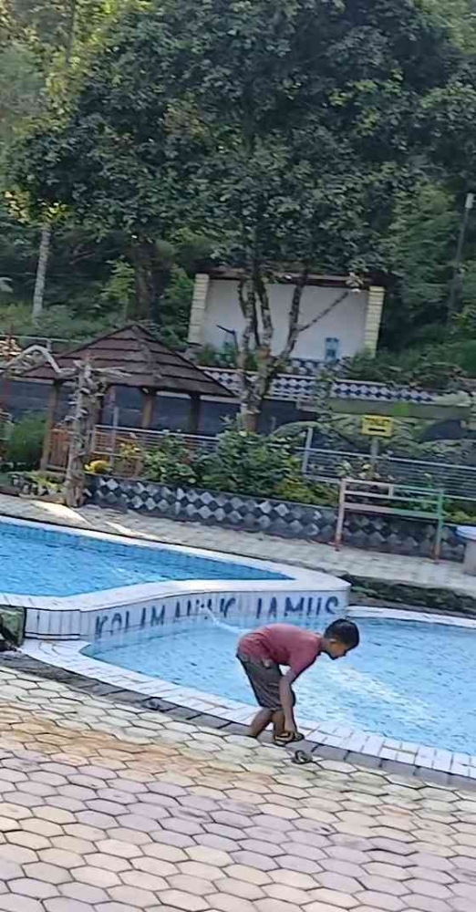 Terdapat kolam renang untuk anak-anak (dokpri)