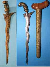 Keris Banjarmasin yang sarungnya khas Banjar, Kumpang Biji Ampalam. (KrisDisk/Karsten Sejr Jensen)