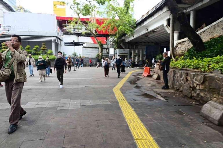 Sisi ini sebenarnya bisa dijadikan tempat khusus bagi PKL berjualan (foto: widikurniawan)