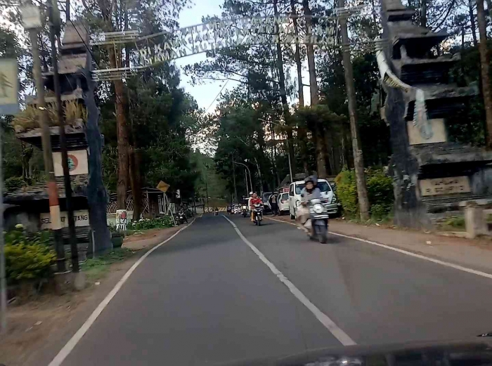Wisata hutan di jalur Batu-Mojokerto tanpa macet libur panjang (dokpri )