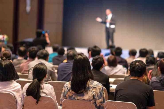Ilustrasi Seminar | Image by BroadwaysHR
