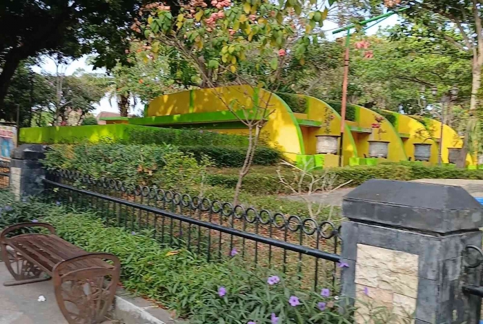 Fasilitas toilet juga tersedia di alun-alun Kota Magetan. Banyak dan bersih, jadi harus bayar biar tetap terjaga (dokpri)