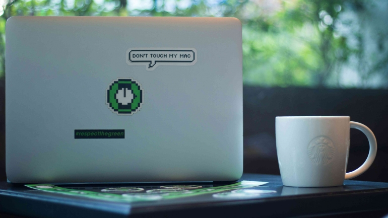 https://unsplash.com/photos/white-mug-beside-laptop-SWDxRmJ5wvA