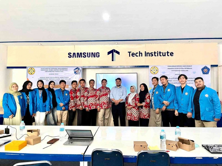 Foto bersama dengan para Guru/dok. pri
