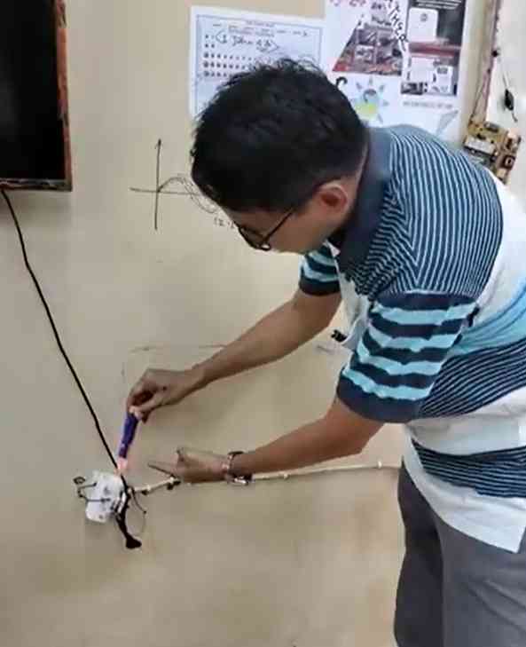 (Self file) Detecting the radiation leaking of alternating current (AC) from electrical generator in each home.