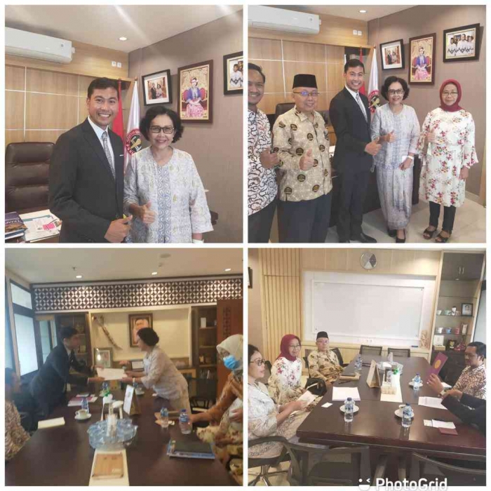 menyambut tamu di gedung guru/dokpri