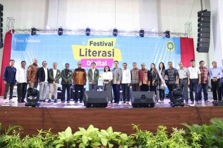 Festival literasi digital di NTT, mampukah meningkatkan kemampuan literasi para mahasiwa di NTT? (dok foto: Humas Setda NTT via kompas.id)