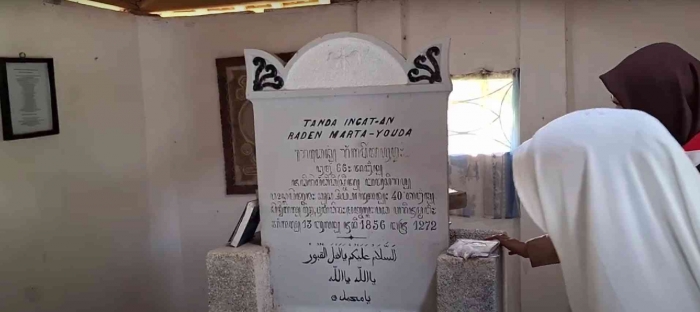 Dokumen Waglo Gubuk Apung