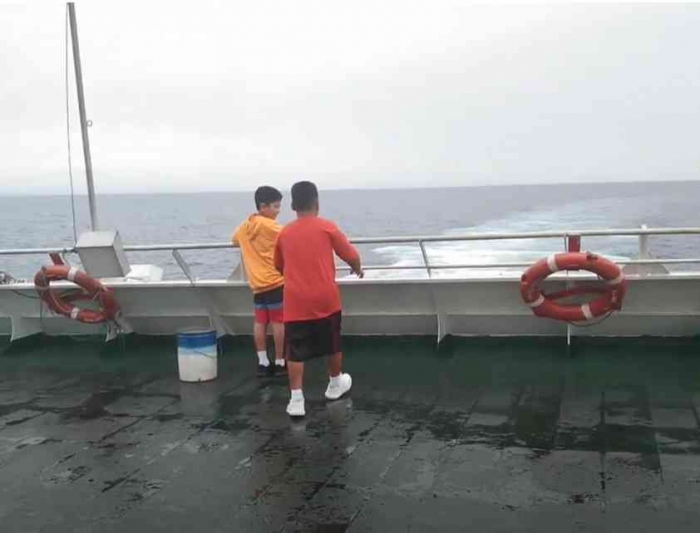 Antonio dan Alfonso di anjungan kapal (Dok. Pribadi)