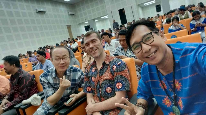 (Self photo) Prof. Choi (South Korea), Prof. Andrew Harvey (Germany), and Prof. H.I. Elim (Indonesia) on 24th Oct. 2024, respectively .