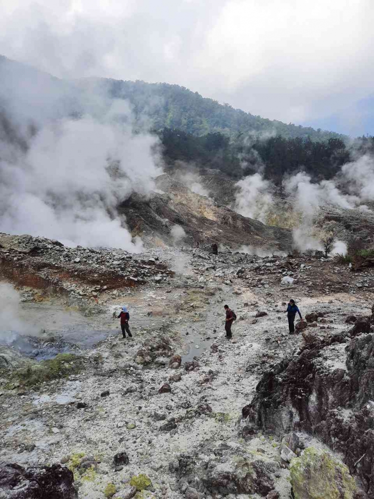 Suasana di Kawah Ratu. Dokpri.
