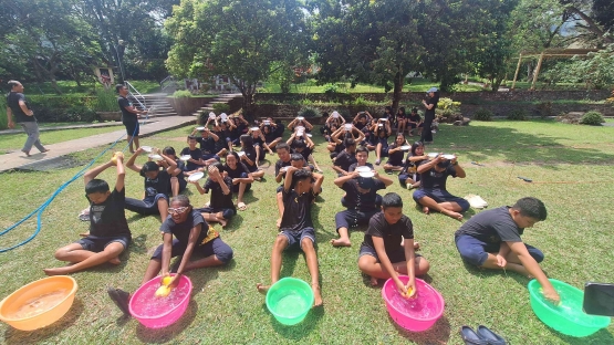 Outbond | Sumber : Dokumentasi pribadi