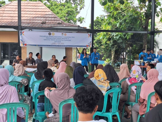 Pemaparan Materi Oleh Rere Joeya Putri dan Bartilius Yopinus Aka (Sumber : Dokumen Pribadi)