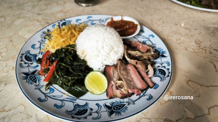 Nasi Campur Set NTT di Restoran Restoe Boemi Braga (dokpri/irerosana)