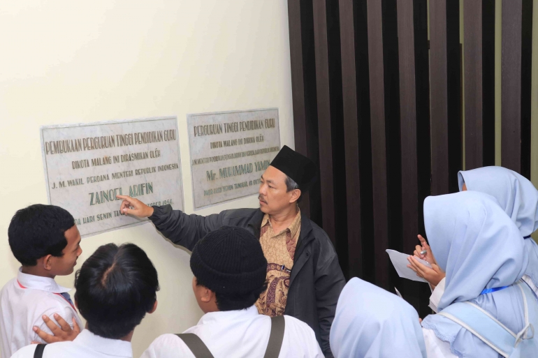Foto Outing Class Museum Pembelajaran (Sumber: Prodistik SMAI Almaarif Singosari 2024)
