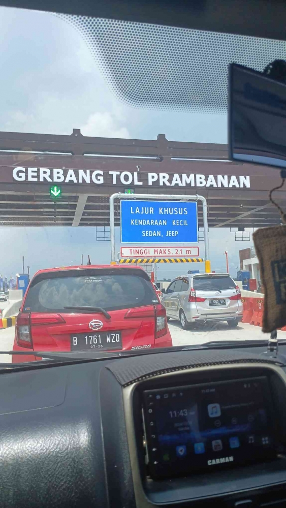 Gerbang tol Prambanan (Dokumentasi pribadi)