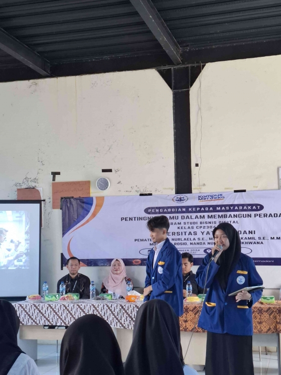 Mahasiswa Universitas Yatsi Madani, fakultas Teknologi Bisnis, Program Bisnis Digital.