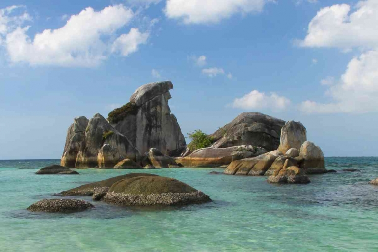 Pulau Burung di Belitung. Sumber gambar: travel.indonesia