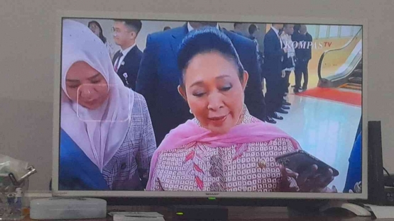 Input Keterangan Ibu Titik DPRRI & Sumber Gambar screenshot from Kompas TV