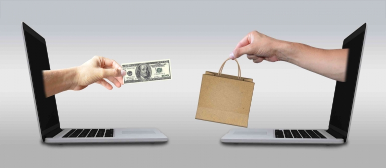 E-commerce (Sumber: https://pixabay.com/photos/ecommerce-selling-online-2140604/ diakses 5 Februari 2025)