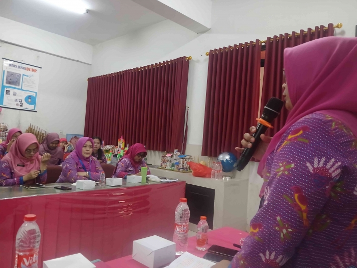 Sambutan ibu kepala sekolah/dokpri