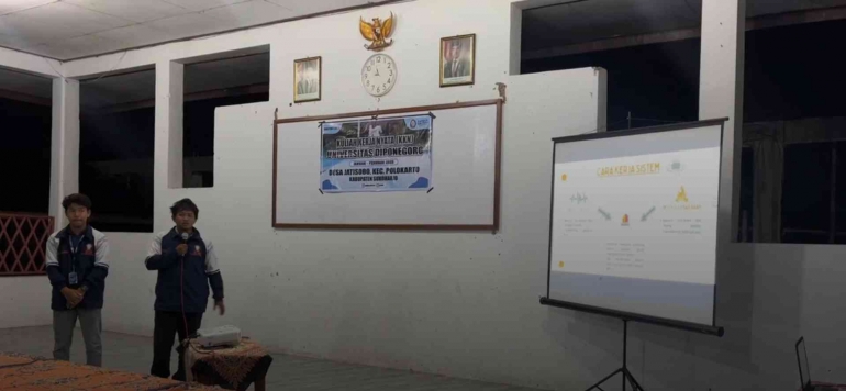 Foto Sosialisasi Alarm Kebakaran dan Gempa Bumi (Sumber: Foto Pribadi)