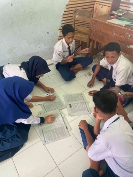Potret kerjasama siswa (Sumber: dokumen pribadi)
