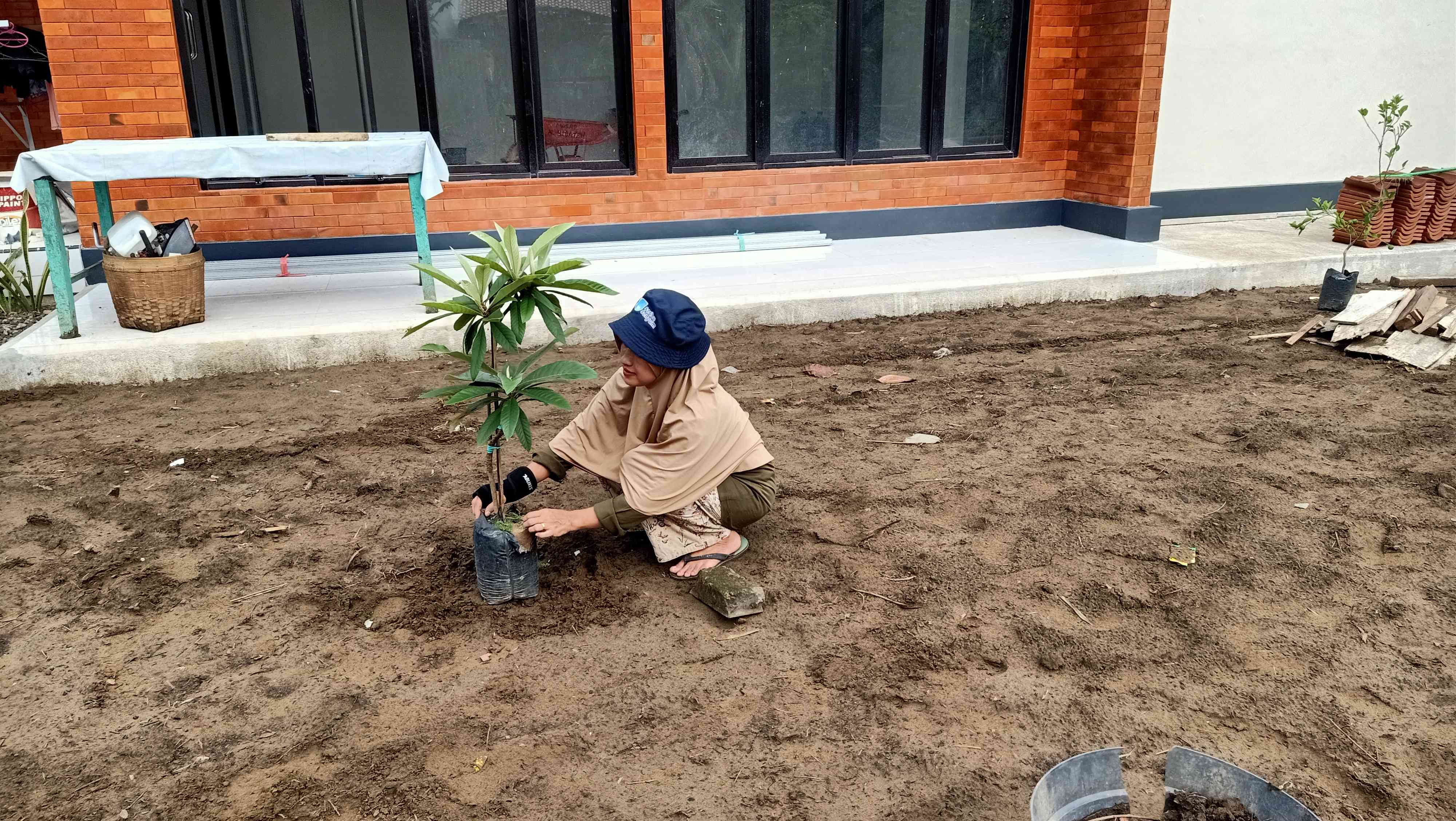 Aktivitas berkebun. (Foto Dokumentasi Pribadi)