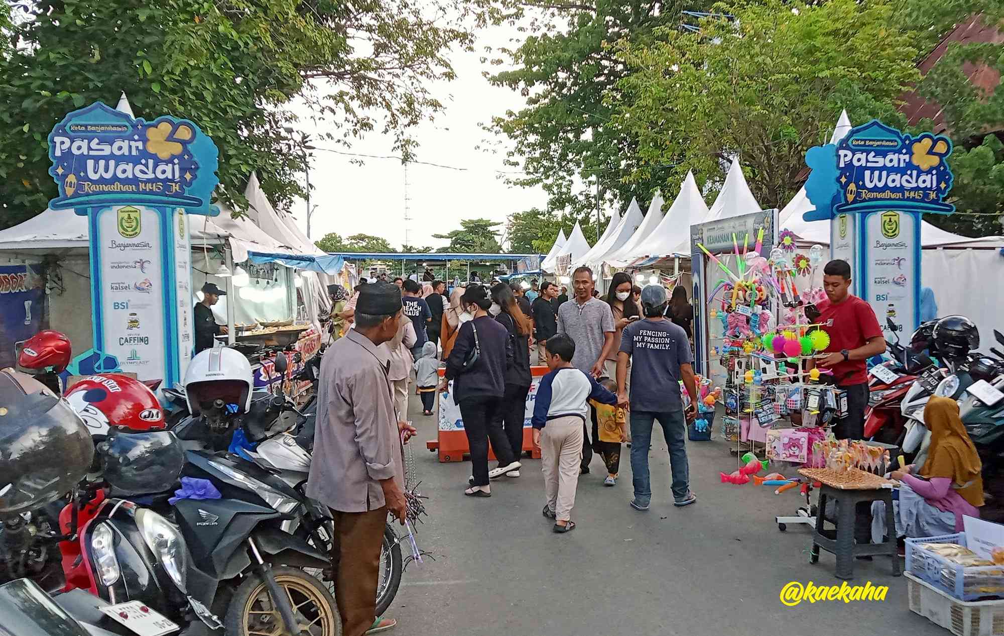 Pintu Gerbang Pasar Wadai Saip Menyambut Semua Serdadu-serdadu Pemburu Takjil untuk 