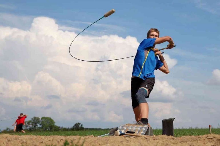 Sumber: Keluarga Hornussen bertemu di Giebenach • Gulat Federal dan Festival Alpine Pratteln di wilayah Basel (esaf2022.ch)