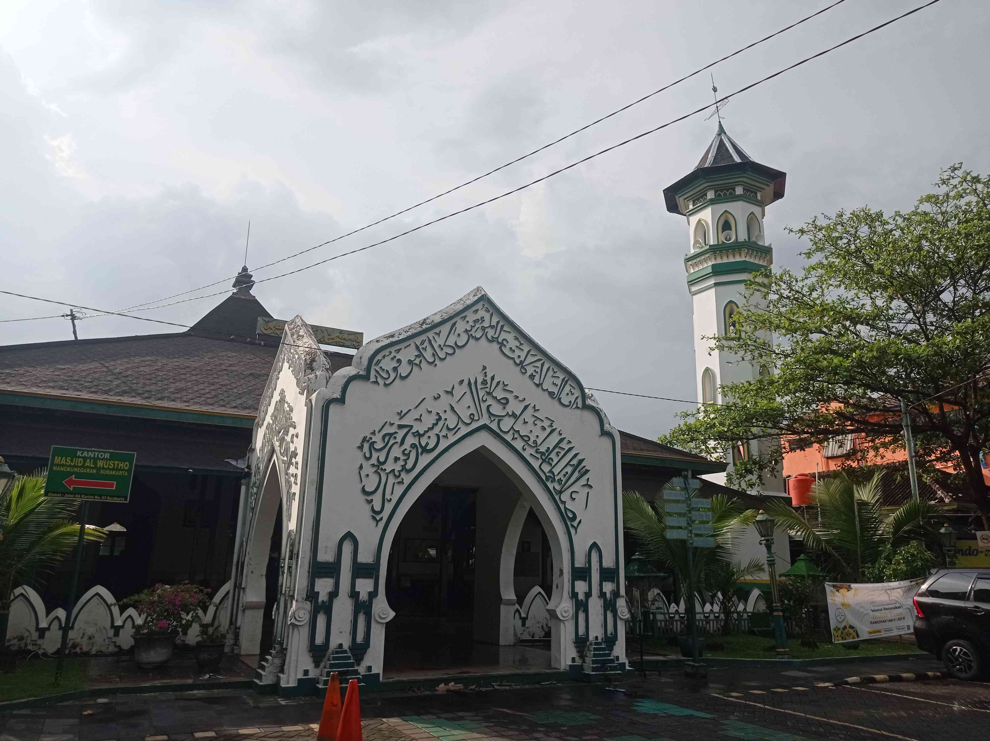 Arsitektur Masjid Al-Wustho perpaduan Jawa-Eropa (Dok. Pribadi) 