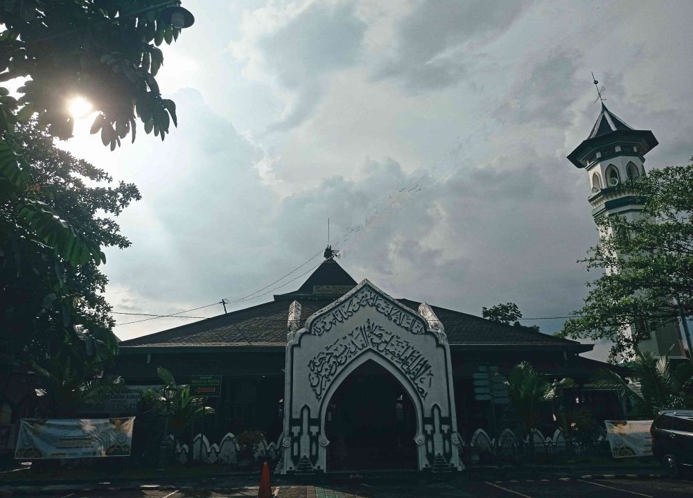 Bagian depan Masjid Al-Wustho Mangkunegaran (Dok. Pribadi) 