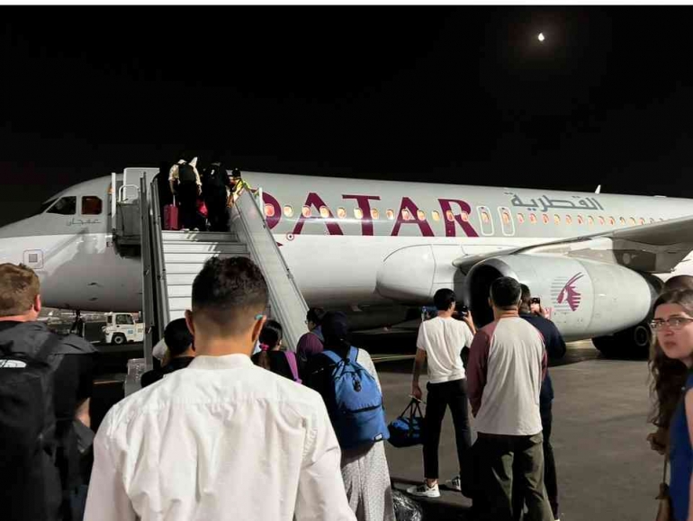 Pesawat Qatar di Tashkent | Dokumentasi Pribadi