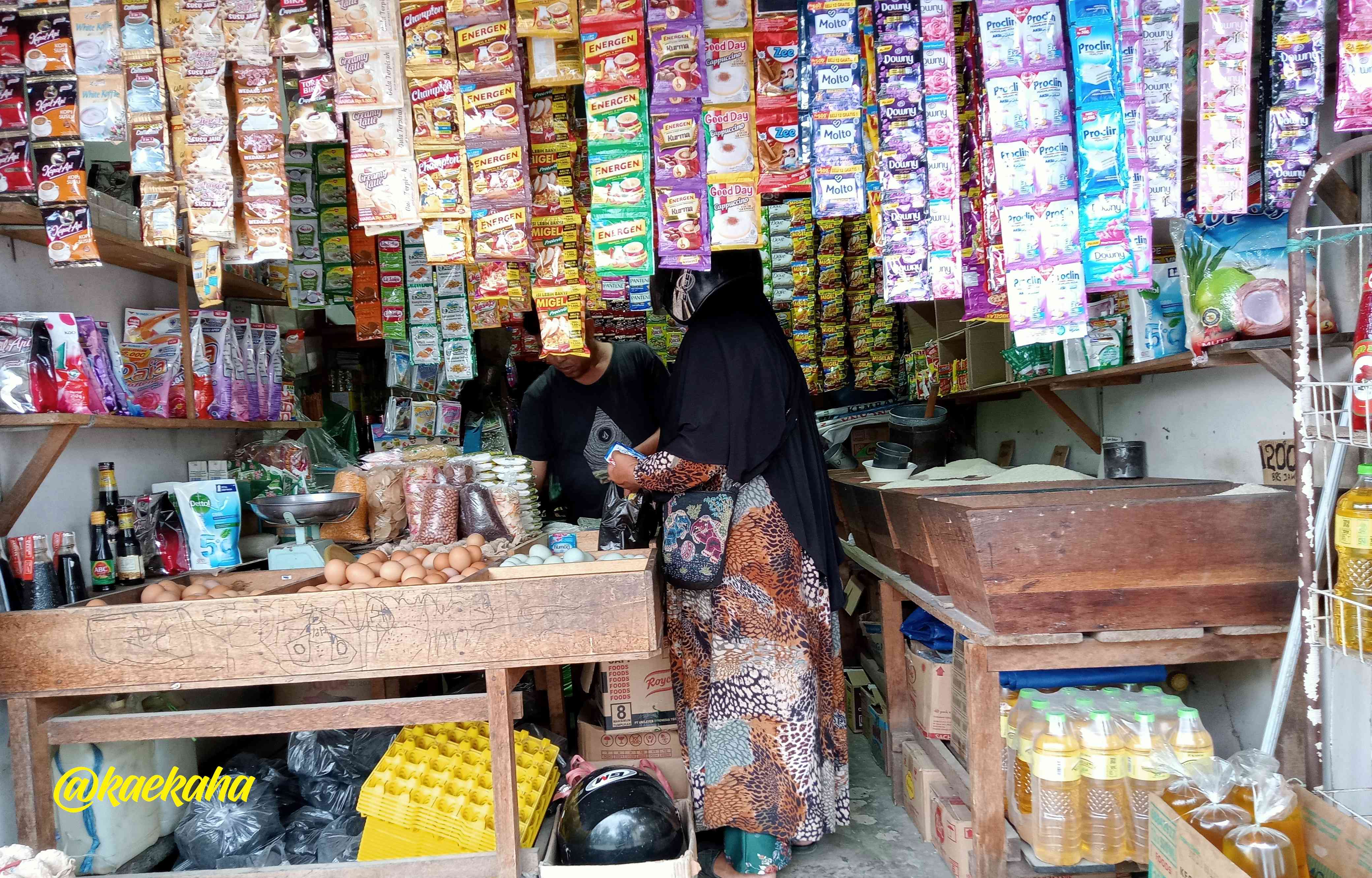 Pencerekenan atau Toko Ritel Tradisional di Banjarmasin yang Bisa Menikmati Berbagai Promo Modern Market | @kaekaha