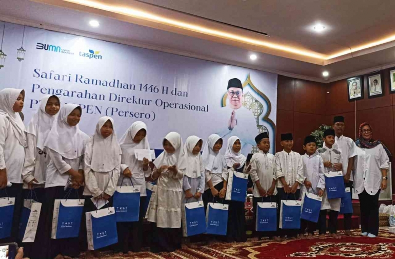 Pada. Safari Ramadan ada anak yatim piatu dan ustadz yang berceramah (dokpri)