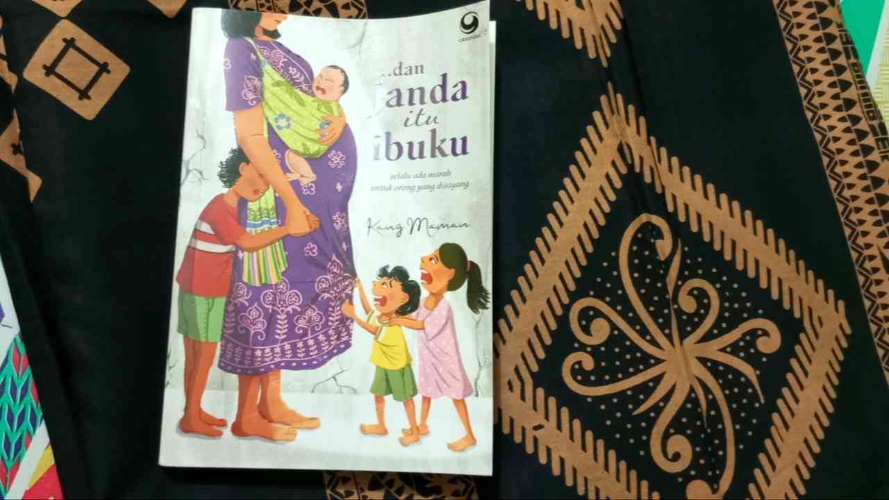 Buku baru dan sarung batik halus Pekalongan, rezeki GA saya di bulan ramadan nan berkah ini. Dokpri