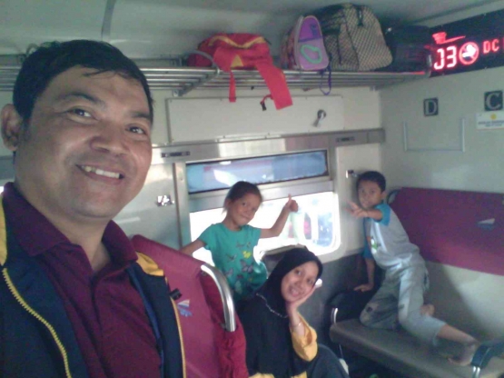 Mudik dengan kereta ekonomi 2016 - dokpri