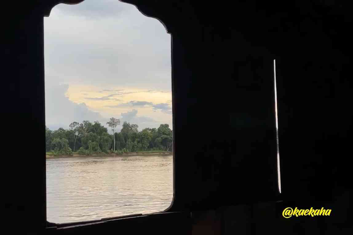 View dari Jendela Kapal | @kaekaha