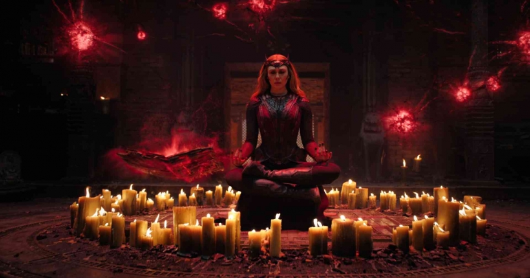 Scarlet Witch melakukan Dreamwalking (MCU Wiki)