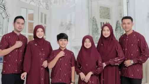Foto: Ilustrasi Setelan Sage dan Shimmer dengan Burgundy yang akan menjadi warna Tren Baju Lebaran tahun ini (Radar Bonang/Dhian Harnia Patrawati)