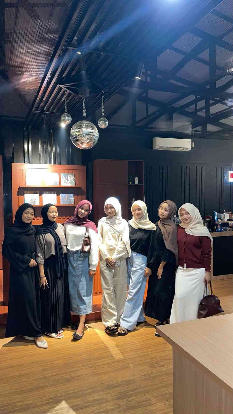 Foto Bersama Sahabat Lama (Sumber: Dokumen Pribadi)
