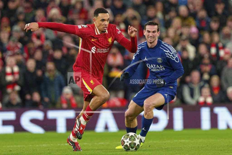 Kekalahan menyakitkan di babak adu penalti kala Liverpool menjamu PSG babak 16 besar liga Champions (foto: AP)