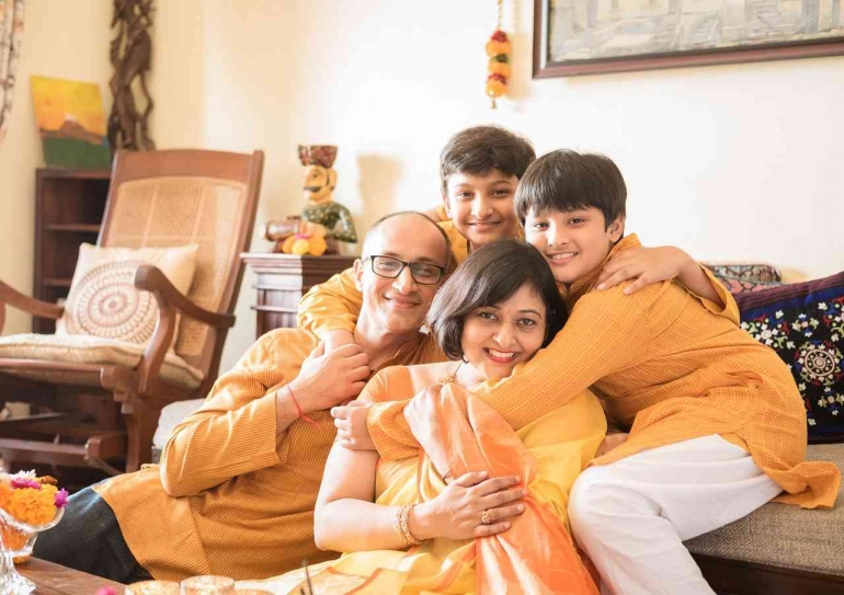 Ilustrasi momen Lebaran bersama keluarga dalam kesederhanaan (Foto : Blogcube/Pixabay)