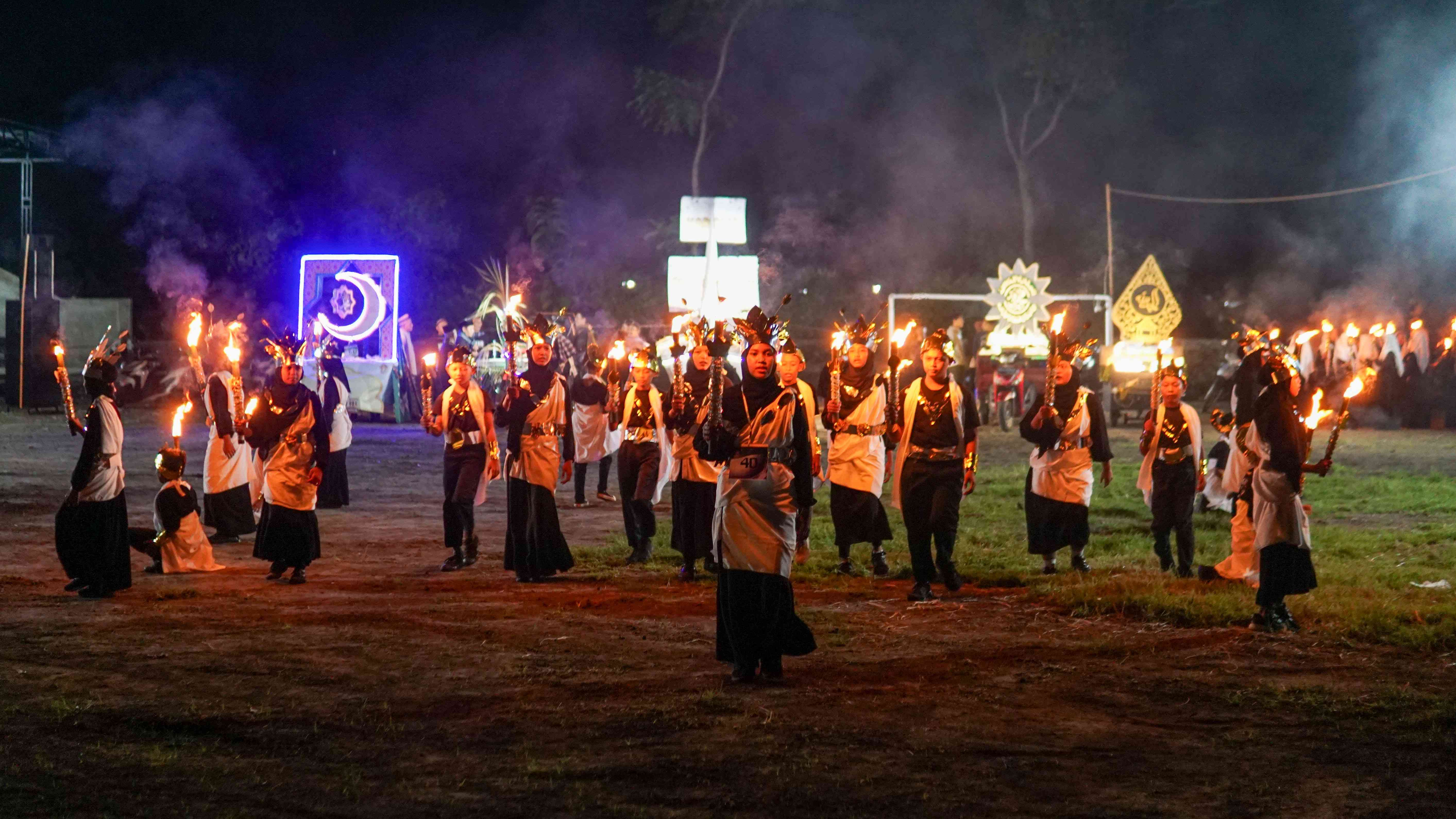 Foto Festival Takbir Keliling di Desa Basin (Sumber: AMM)