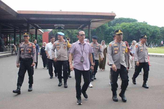 Kapolres Jaktim, Kombes Pol Ary Nicolas Lilipaly saat tinjau TMII. (Foto: Humas Polres Jaktim)
